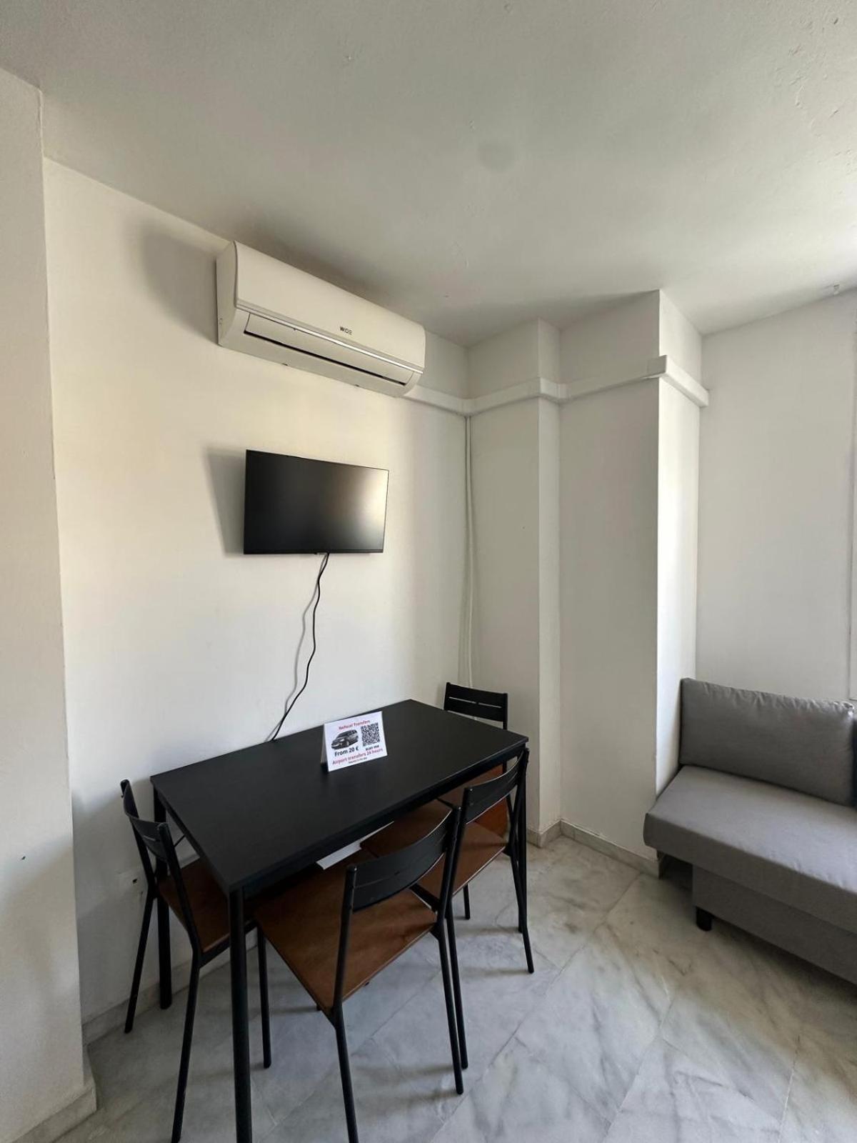 Apartamentos Playa Huelin Málaga Kültér fotó